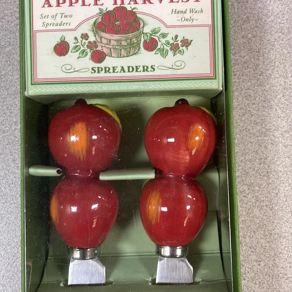 Williams Sonoma Apple Harvest Red Apple Stainless Set of 2 Cheese Spreaders